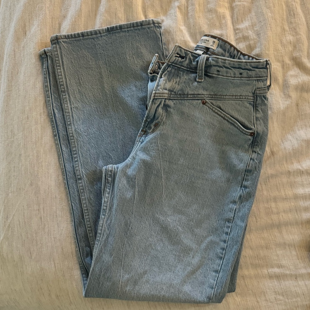 Abercrombie & Fitch 90s Relaxed Jeans in Light Blue